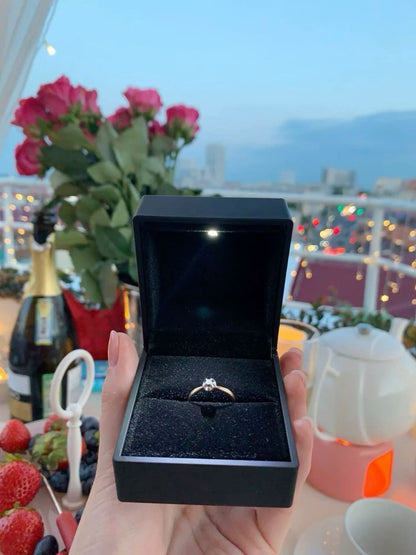 1 Carat Ring in Luxury Illuminated Box – A Statement of Elegance ✨💍