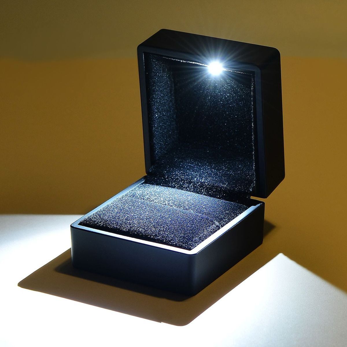 💎 Premium LED Light Ring Box – A Touch of Elegance & Luxury