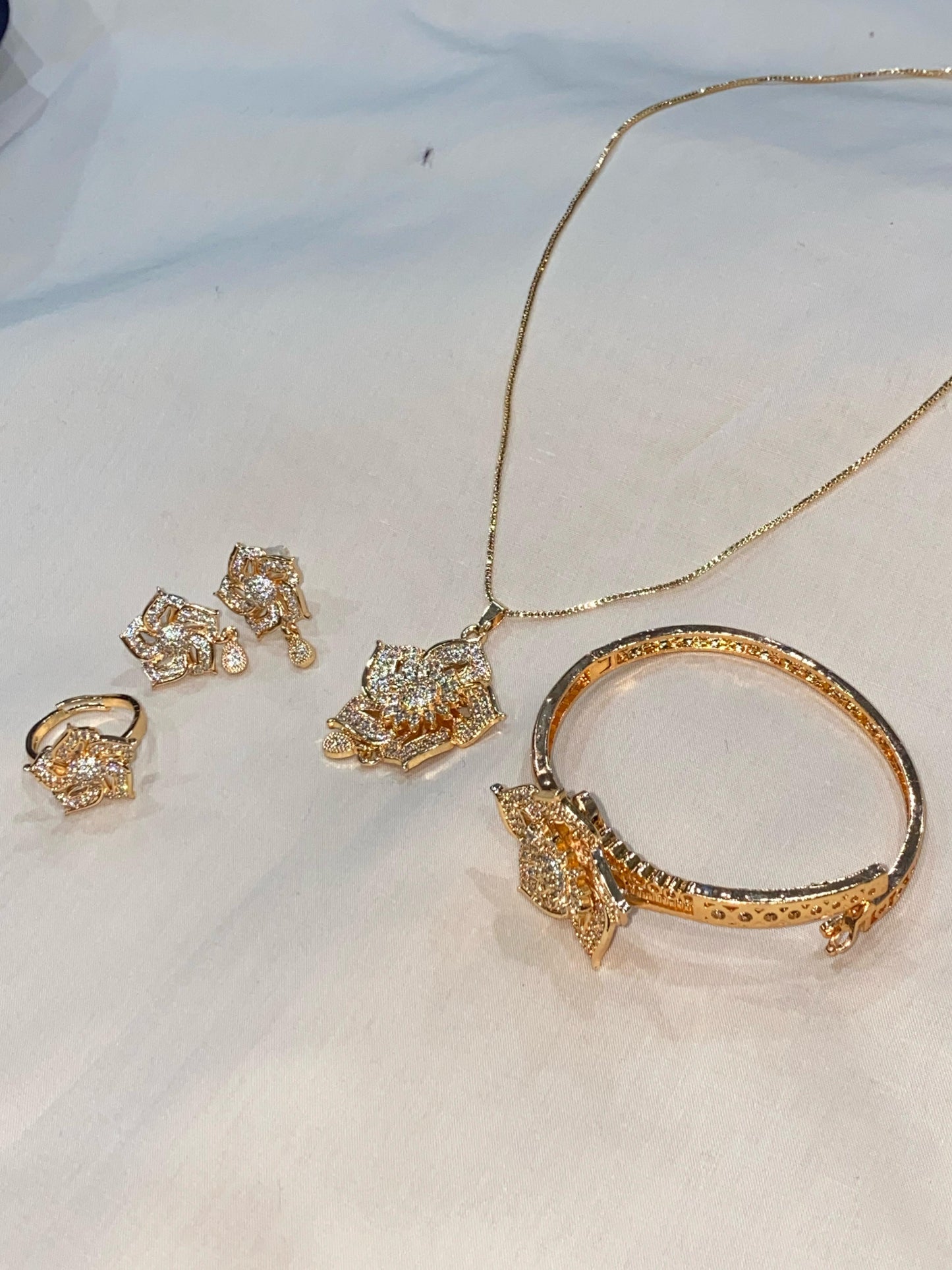 Elegant 4Pcs Gold-Plated Jewelry Set – Necklace, Ring, Earrings & Bangle